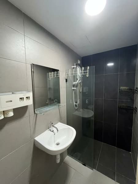 Servis Apartment untuk Disewa di Avenue D'Vogue - Jc Lee - Bathroom - PropertyGuru.com.my