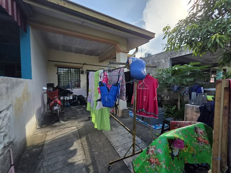 1-storey Terraced House for Sale in Taman Semenyih Impian (Semenyih) - Saiful Nizam - Exterior - PropertyGuru.com.my