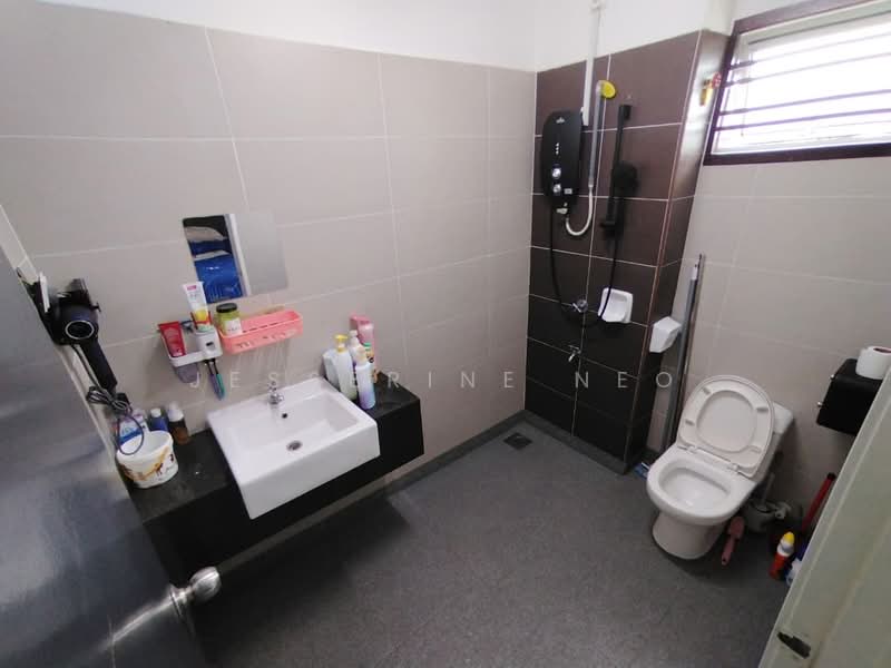 2-storey Terraced House for Sale in Taman Mutiara Rini (Skudai) - Jesserine Neo - Bathroom - PropertyGuru.com.my