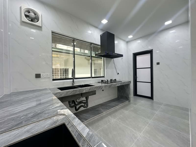 Rumah Teres 2 Tingkat untuk Disewa di Bandar Sri Damansara (Selangor) - Yang . - Kitchen - PropertyGuru.com.my
