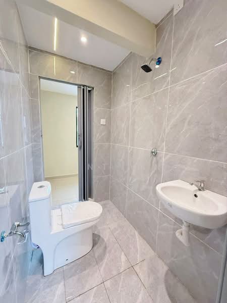 Rumah Teres 2 Tingkat untuk Dijual di Bandar Seri Alam (Masai) - Kent Tan - Bathroom - PropertyGuru.com.my