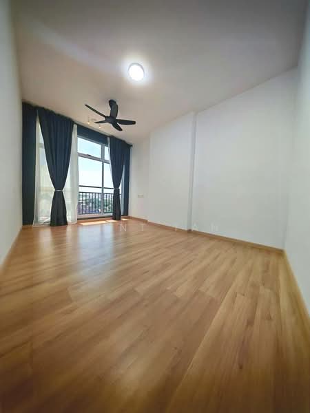 Servis Apartment untuk Disewa di Midas @ Seri Alam - Kent Tan - Living Room - PropertyGuru.com.my