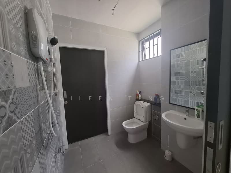 2-storey Terraced House for Sale in Elmina (Shah Alam) - Aileen Teng - Bathroom - PropertyGuru.com.my