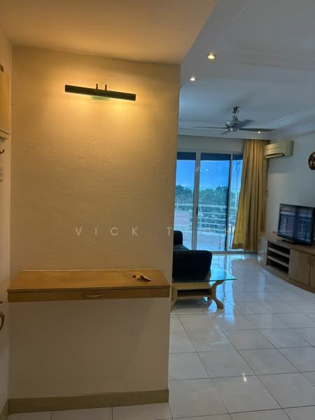 Kondominium untuk Disewa di Gold Coast Resort Condominium - Vick Teoh - Living Room - PropertyGuru.com.my