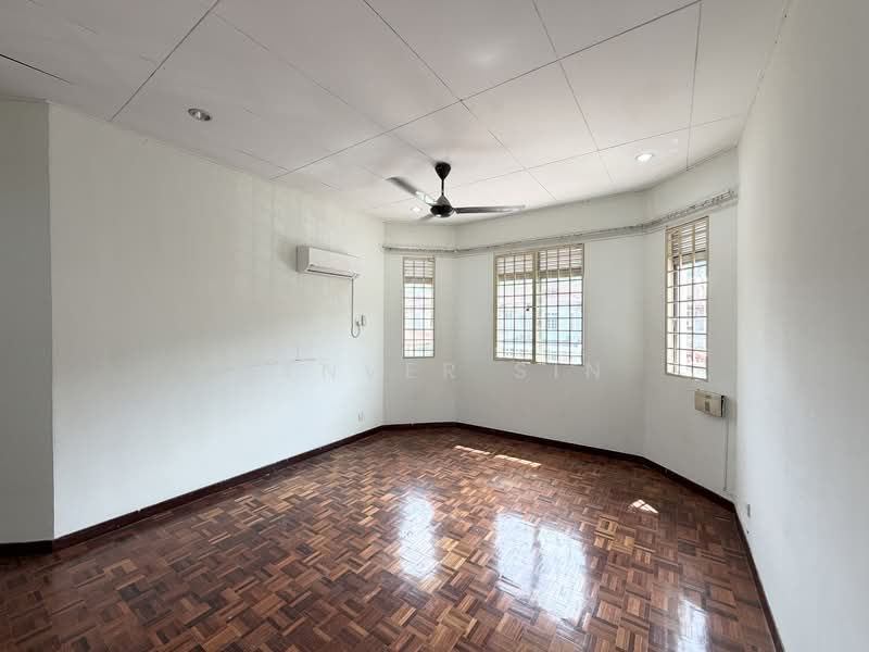 Rumah Teres 2 Tingkat untuk Dijual di Alam Damai (Cheras) - Denver Sin - Living Room - PropertyGuru.com.my