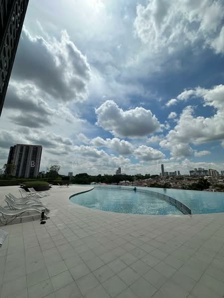 Pangsapuri untuk Disewa di Residensi Riamas - Brandon Chia - Pool - PropertyGuru.com.my