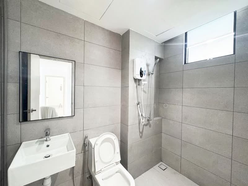 Service Residence for Rent at Vivo Executive Apartment - Andrew Chow - Bathroom - PropertyGuru.com.my