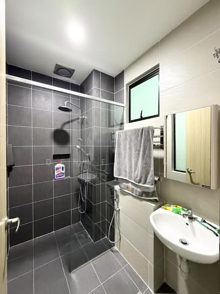 3-storey Terraced House for Sale in Taman Damai Utama (Bandar Kinrara) - Denver Sin - Bathroom - PropertyGuru.com.my