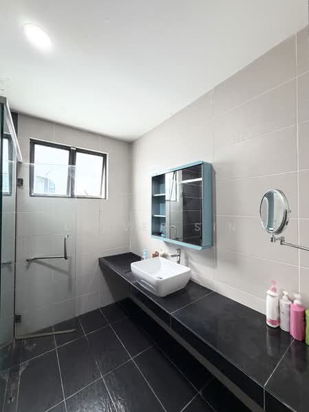 3-storey Terraced House for Sale in Taman Damai Utama (Bandar Kinrara) - Denver Sin - Bathroom - PropertyGuru.com.my