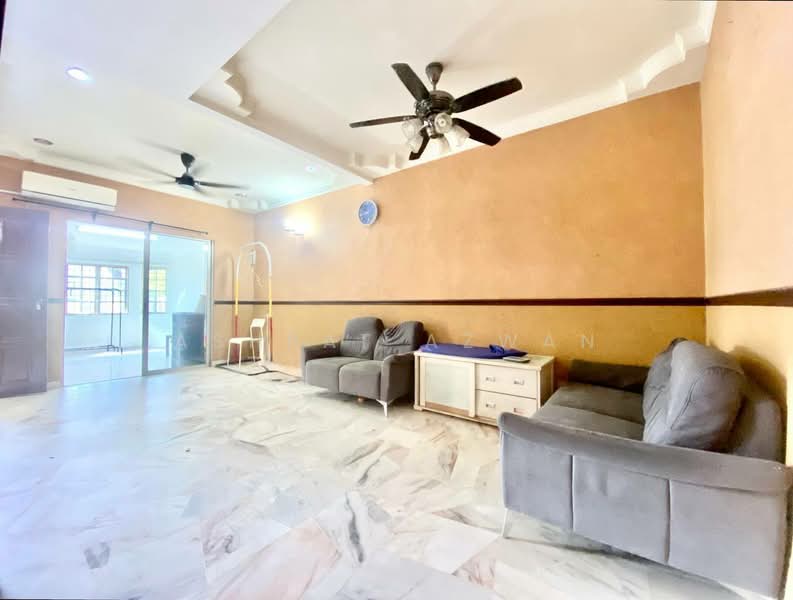 Rumah Teres 2 Tingkat untuk Dijual di Kajang (Selangor) - Ashraf Azwan - Living Room - PropertyGuru.com.my