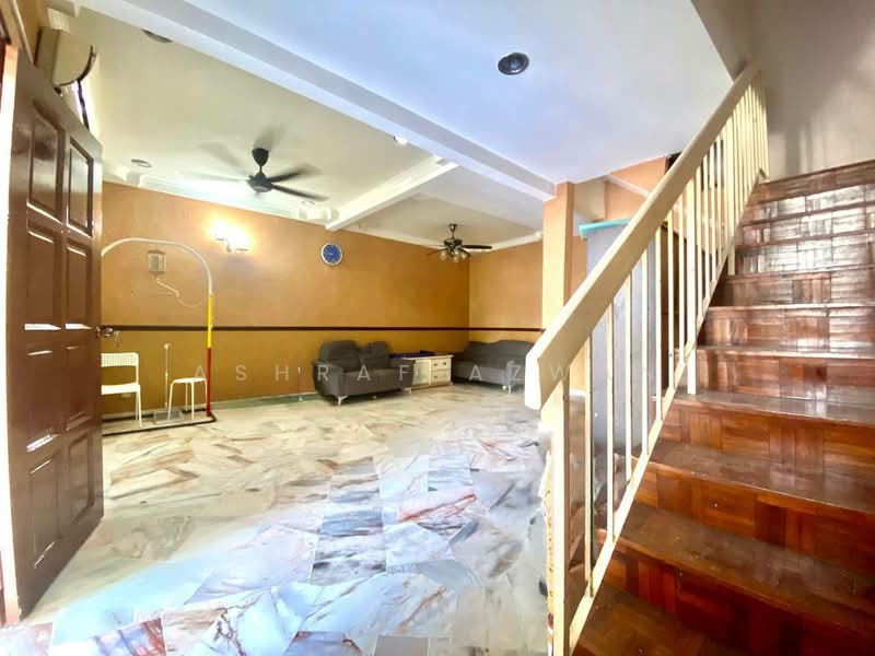 Rumah Teres 2 Tingkat untuk Dijual di Kajang (Selangor) - Ashraf Azwan - Living Room - PropertyGuru.com.my