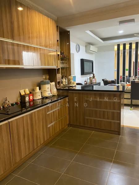 2-storey Terraced House for Sale in Laman Glenmarie (Shah Alam) - Kent Lee Jing Guang - Kitchen - PropertyGuru.com.my