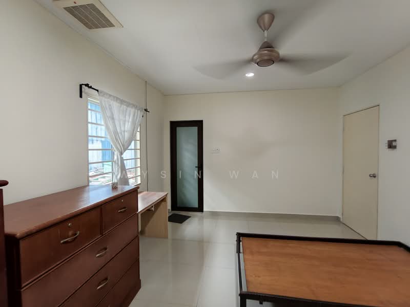 Bungalow for Rent in Kampung Cempaka (Petaling Jaya) - Wysin Wan - Bedroom - PropertyGuru.com.my