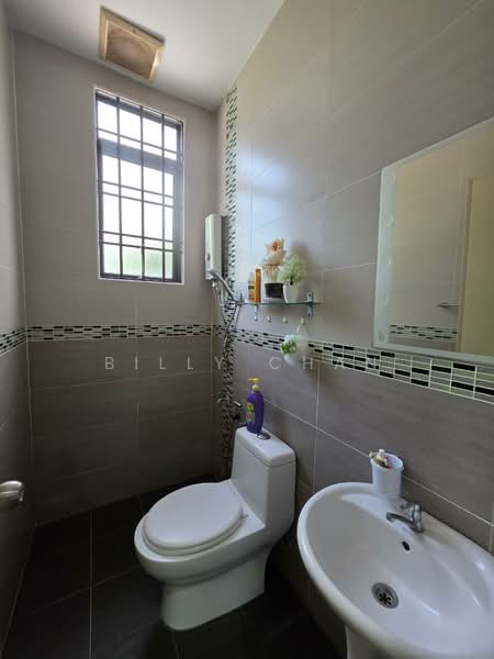Rumah Teres 2 Tingkat untuk Dijual di Alam Damai (Cheras) - Billy Chan - Bathroom - PropertyGuru.com.my