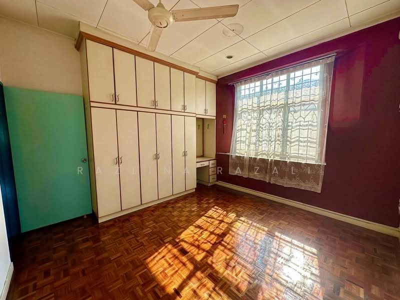 Rumah Teres 2 Tingkat untuk Dijual di Usj 16 (Subang Jaya) - Razlina Razali - Bedroom - PropertyGuru.com.my