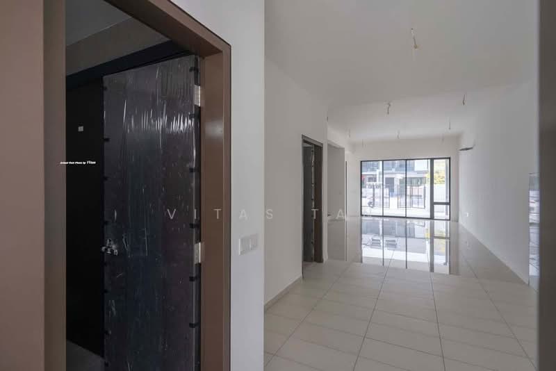2-storey Terraced House for Sale in Bandar Bukit Raja (Klang) - Vitas Tan - Entrance - PropertyGuru.com.my