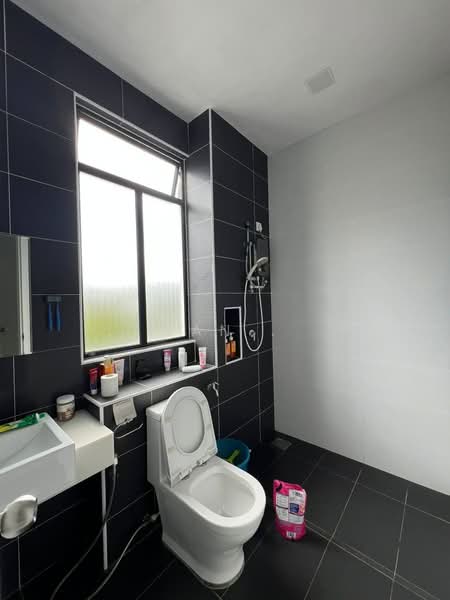 Terraced House for Sale in Kota Masai (Pasir Gudang) - San . - Bathroom - PropertyGuru.com.my