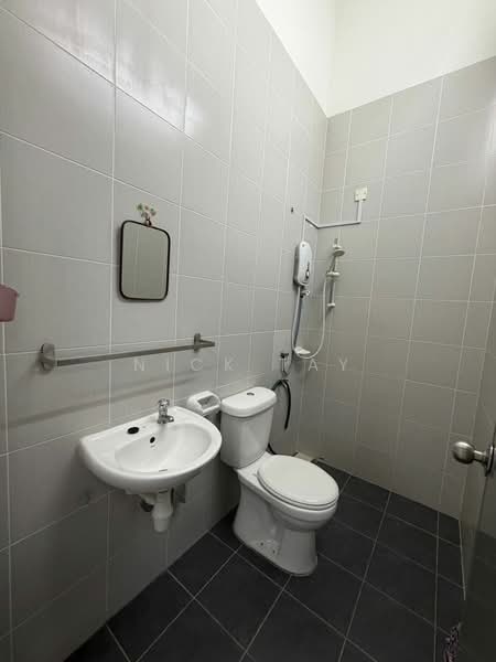 Rumah Teres 2 Tingkat untuk Disewa di Skudai (Johor) - Nick Tay - Bathroom - PropertyGuru.com.my