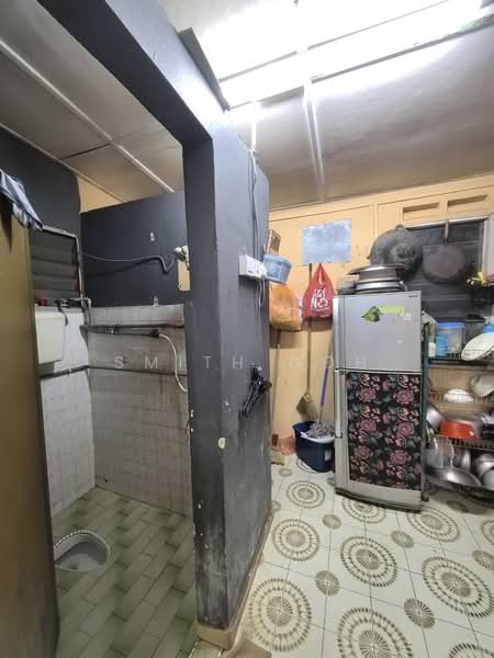 Rumah Teres 2 Tingkat untuk Dijual di Taman Sri Kemang (Kota Tinggi) - Smith Goh - Kitchen - PropertyGuru.com.my