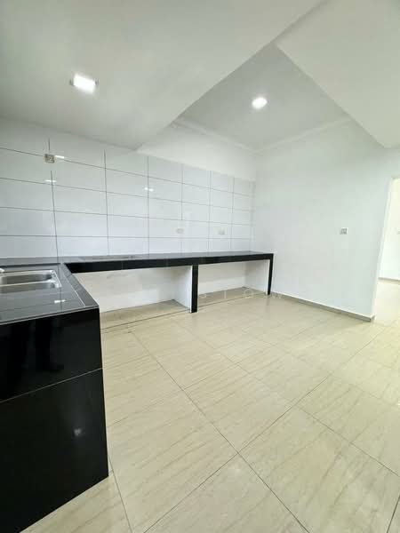 1-storey Terraced House for Sale in Taman Perling (Perling) - Eva Siow - Kitchen - PropertyGuru.com.my