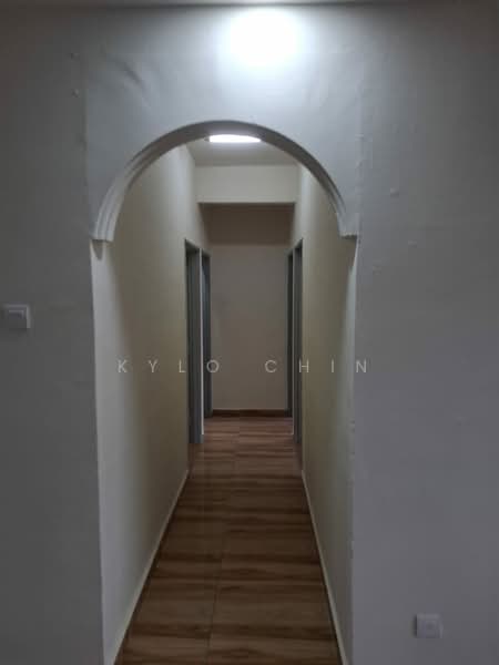 Flat for Sale at Rumah Pangsa Laman Tasik - Kylo Chin - Corridor - PropertyGuru.com.my