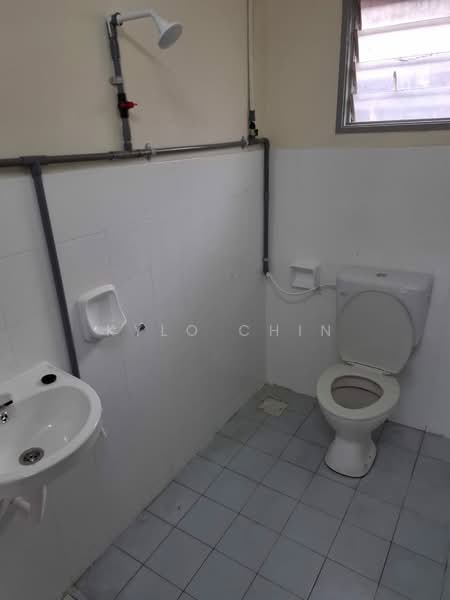 Flat for Sale at Rumah Pangsa Laman Tasik - Kylo Chin - Bathroom - PropertyGuru.com.my