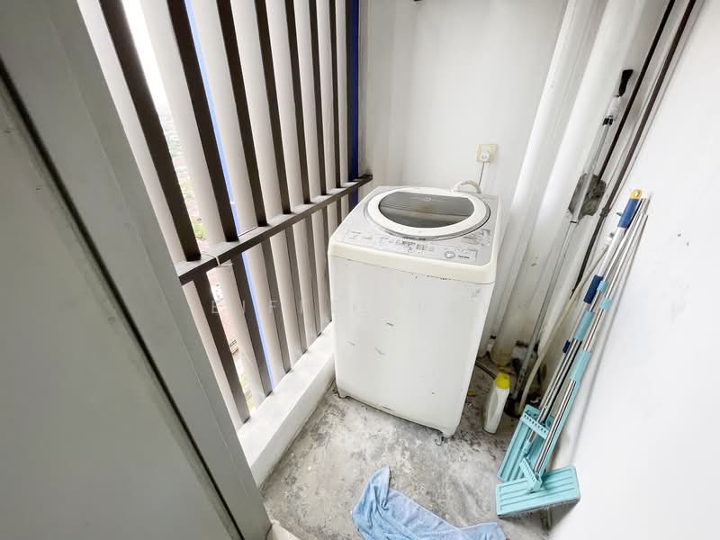 Servis Apartment untuk Disewa di Evo Soho Suite - Eiffel Lai - Balcony - PropertyGuru.com.my