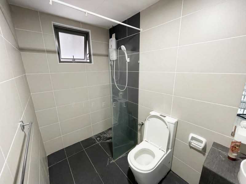Servis Apartment untuk Disewa di Evo Soho Suite - Eiffel Lai - Bathroom - PropertyGuru.com.my