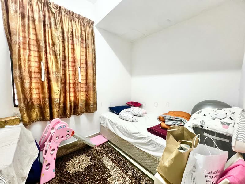Semi-Detached House for Sale in Tanjong Duabelas (Selangor) - Fazie Noor - Bedroom - PropertyGuru.com.my