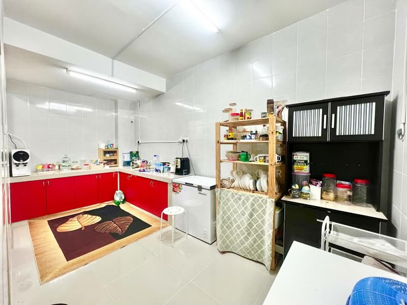 Semi-Detached House for Sale in Tanjong Duabelas (Selangor) - Fazie Noor - Kitchen - PropertyGuru.com.my