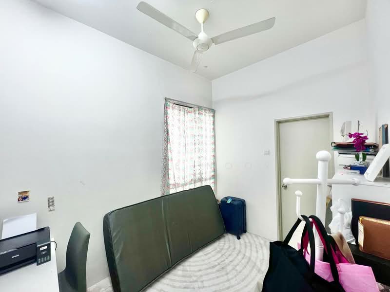 Semi-Detached House for Sale in Tanjong Duabelas (Selangor) - Fazie Noor - Bedroom - PropertyGuru.com.my