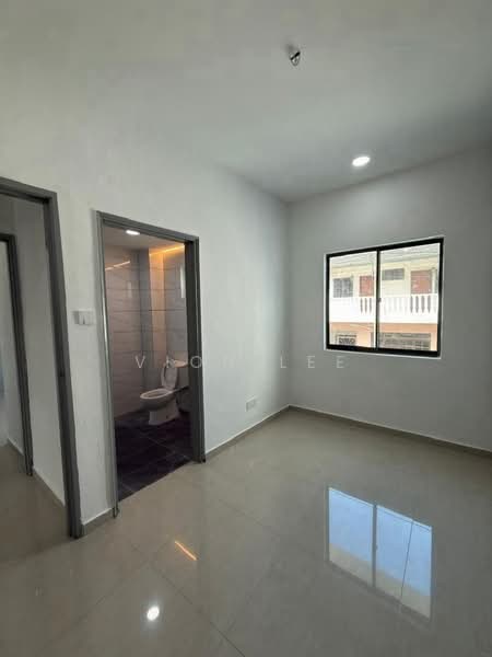 Rumah Teres 2 Tingkat untuk Dijual di Johor Bahru (Johor) - Vion Lee - Bathroom - PropertyGuru.com.my