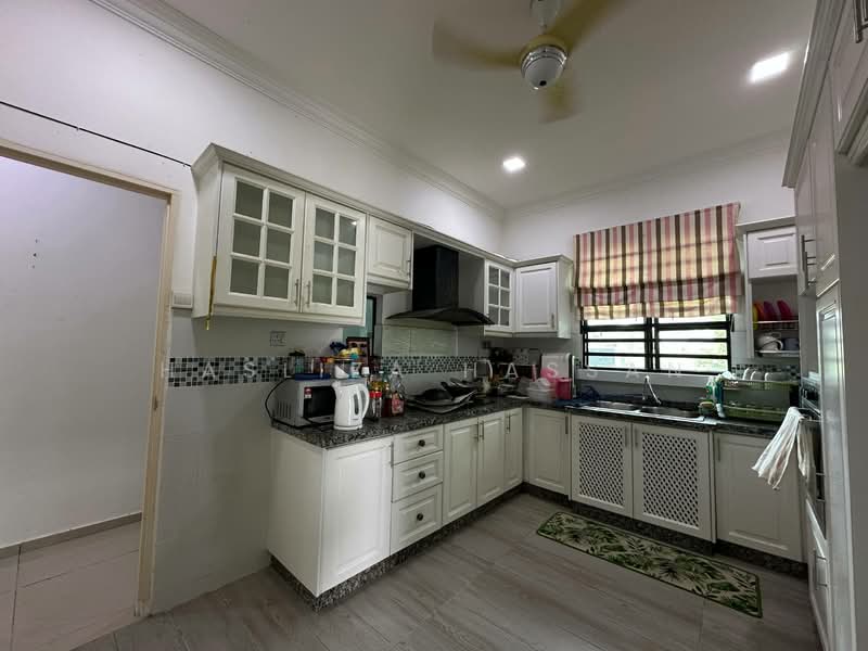 Bungalow for Sale in Mantin (Negeri Sembilan) - Hasliza Hassan - Kitchen - PropertyGuru.com.my