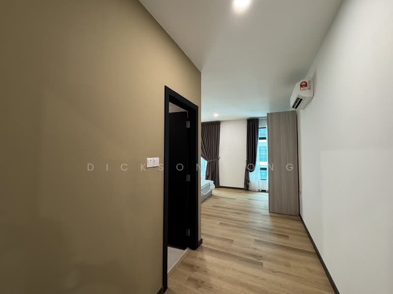 Condominium for Sale at Sapphire On The Park - Dickson Yong - Master Bedroom Corridor - PropertyGuru.com.my