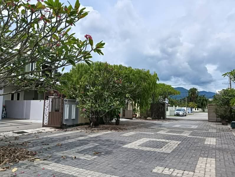 Semi-Detached House for Sale in Taman Pari (Ipoh) - Qazin Khoo - Exterior - PropertyGuru.com.my