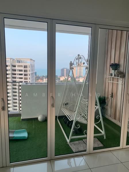 Kondominium untuk Disewa di Residence 21 - Amber Hang - Balcony - PropertyGuru.com.my