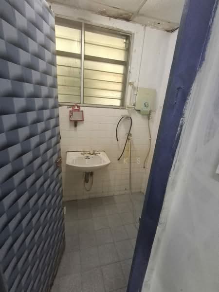 Rumah Teres 2 Tingkat untuk Dijual di Taman Rasah Jaya (Rasah) - Teh KS - Bathroom - PropertyGuru.com.my