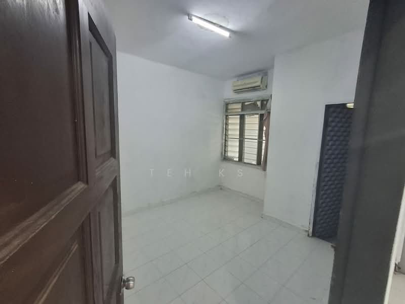 Rumah Teres 2 Tingkat untuk Dijual di Taman Rasah Jaya (Rasah) - Teh KS - Interior - PropertyGuru.com.my