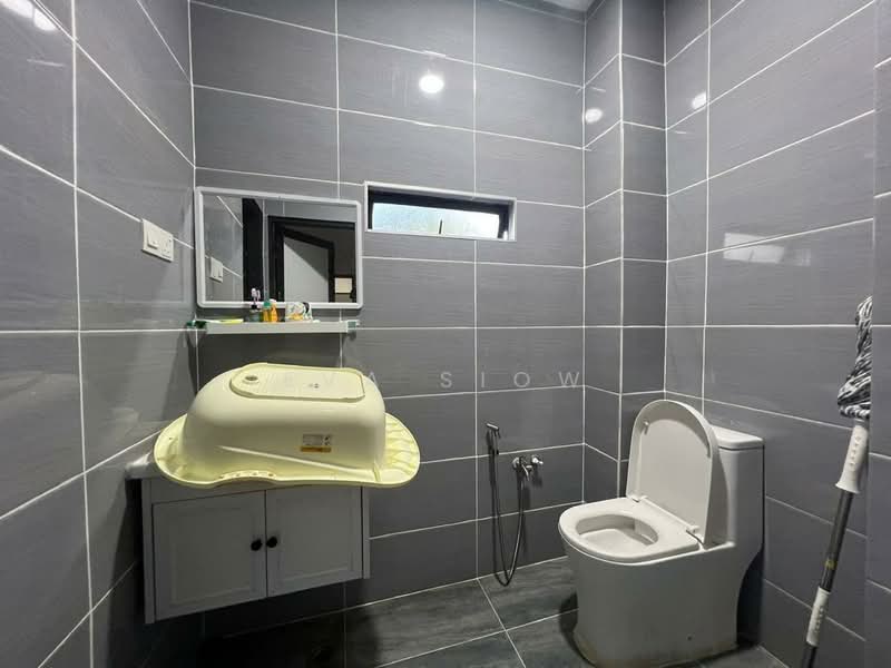 2-storey Terraced House for Sale in Bandar Selesa Jaya (Skudai) - Eva Siow - Bathroom - PropertyGuru.com.my