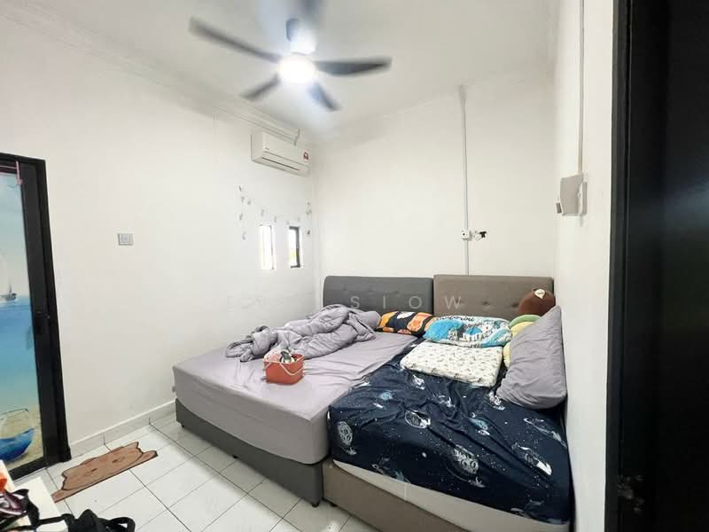 2-storey Terraced House for Sale in Bandar Selesa Jaya (Skudai) - Eva Siow - Bedroom - PropertyGuru.com.my