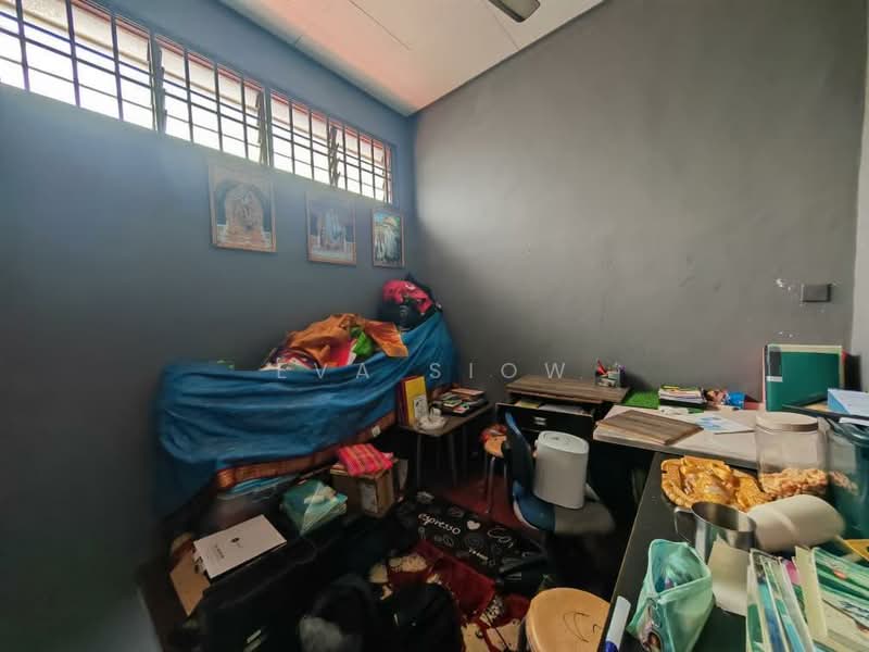 Rumah Teres 1 Tingkat untuk Dijual di Taman Kempas Indah (Tebrau) - Eva Siow - Study - PropertyGuru.com.my