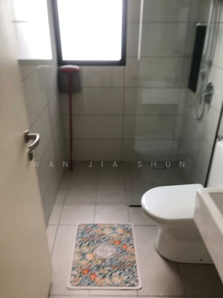 Servis Apartment untuk Disewa di Duta Park Residences - Wan Jia Shun - Bathroom - PropertyGuru.com.my