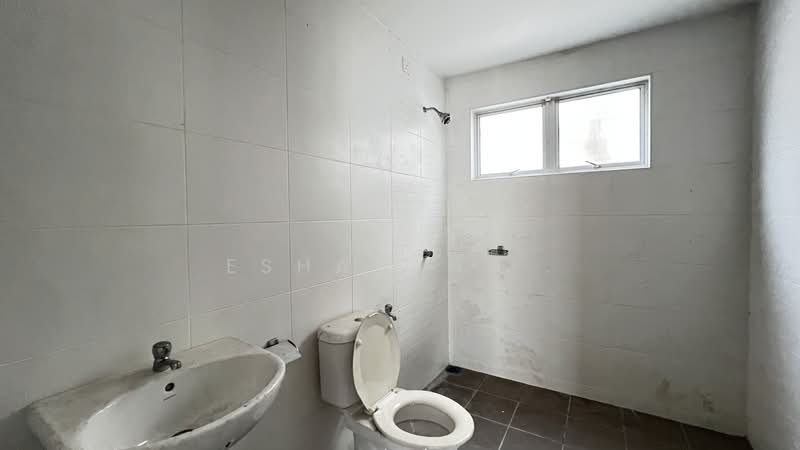 2.5-storey Terraced House for Sale in Kajang (Selangor) - Esharani . - Bathroom - PropertyGuru.com.my