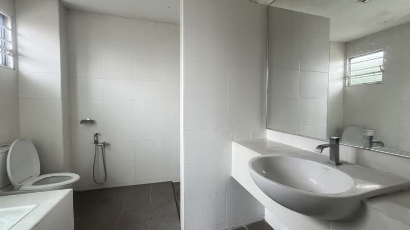 2.5-storey Terraced House for Sale in Kajang (Selangor) - Esharani . - Bathroom - PropertyGuru.com.my