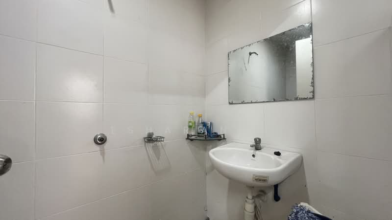 2.5-storey Terraced House for Sale in Kajang (Selangor) - Esharani . - Bathroom - PropertyGuru.com.my