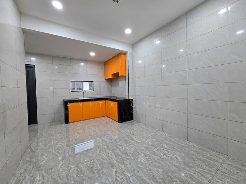 1-storey Terraced House for Sale in Taman Menara Maju (Klang) - Anita Omar - Kitchen - PropertyGuru.com.my