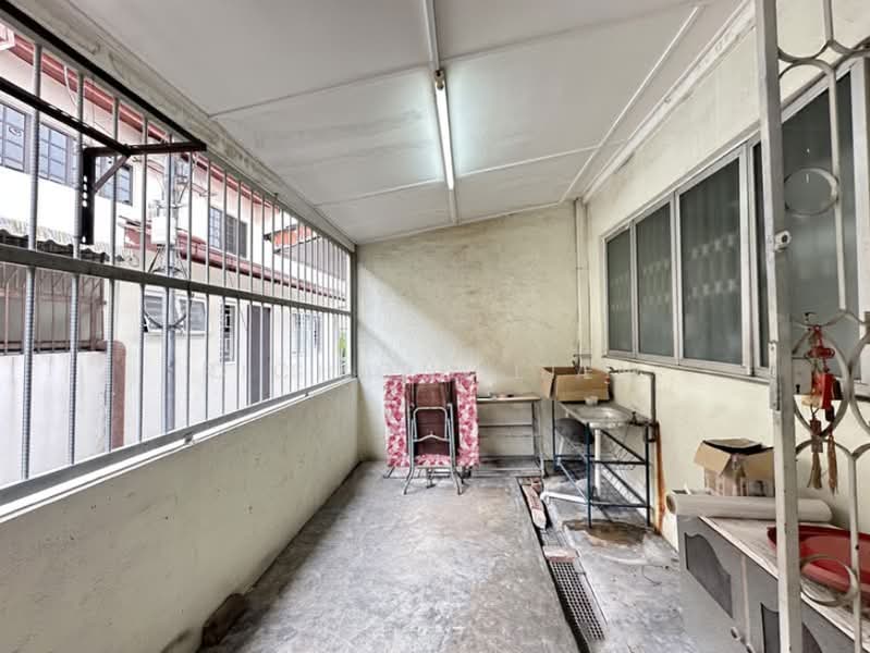 2-storey Terraced House for Sale in SS2 (Petaling Jaya) - Richard Liew - Balcony - PropertyGuru.com.my