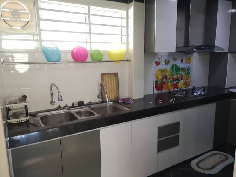 Townhouse for Rent in Serdang (Seri Kembangan) - Nicholas Lew - Kitchen - PropertyGuru.com.my