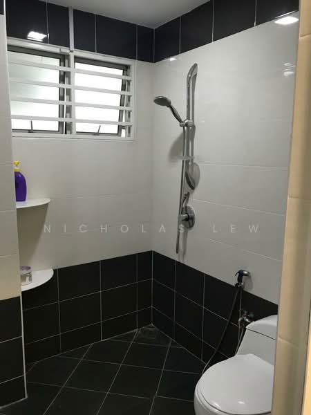 Townhouse for Rent in Serdang (Seri Kembangan) - Nicholas Lew - Bathroom - PropertyGuru.com.my