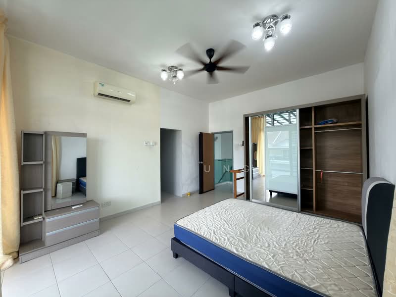 Rumah Teres 2 Tingkat untuk Disewa di Taman Mount Austin (Tebrau) - YC Fung - Bedroom - PropertyGuru.com.my